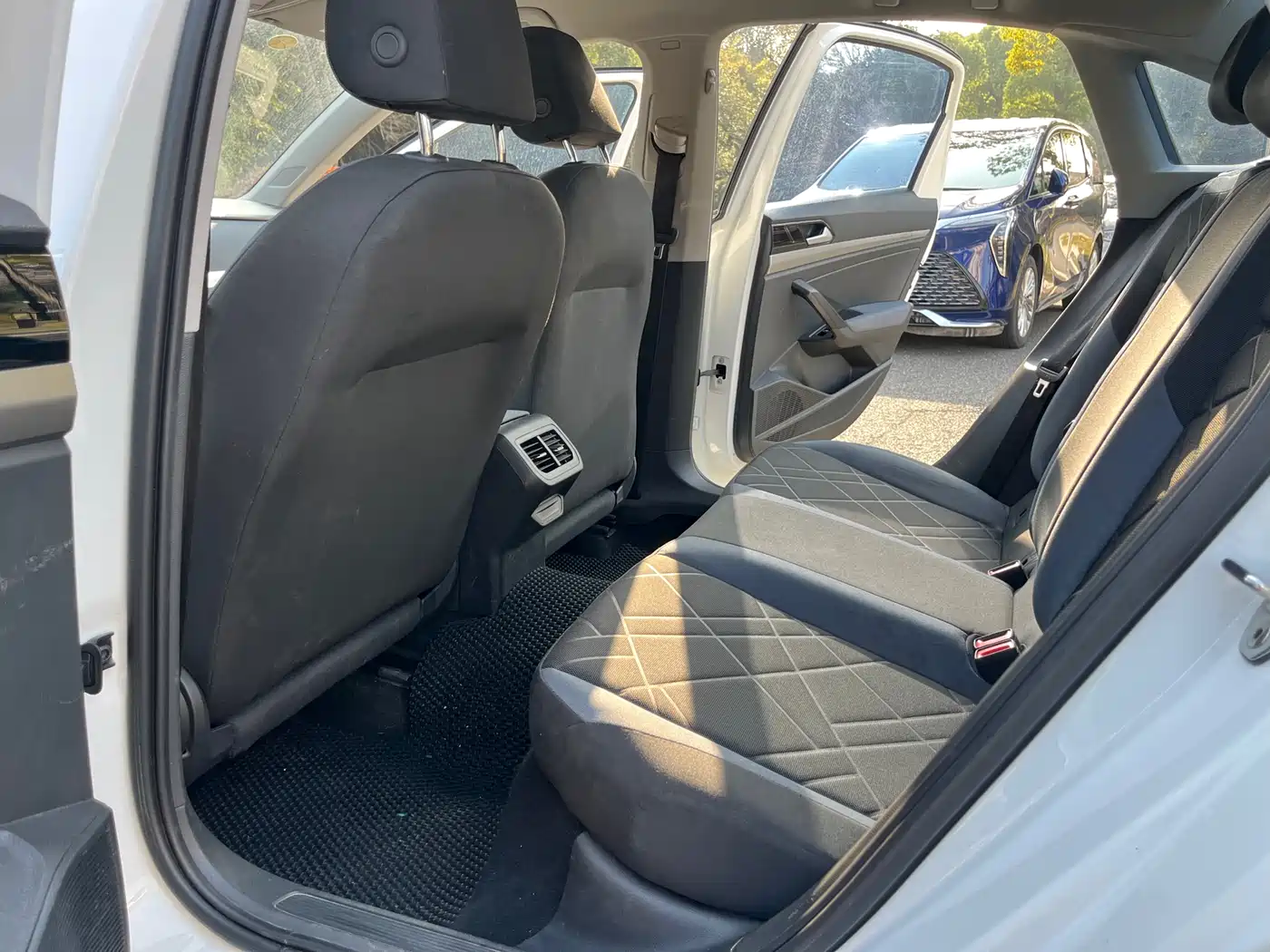 Volkswagen Lavida 2023 Facelift 1.5L Auto Comfort Edition фото 12