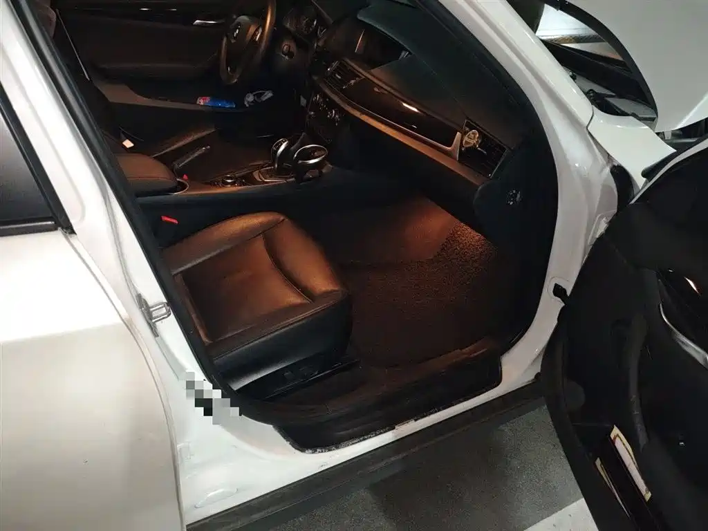 BMW X1 2015 Model xDrive20i Fashion Advanced Edition фото 20