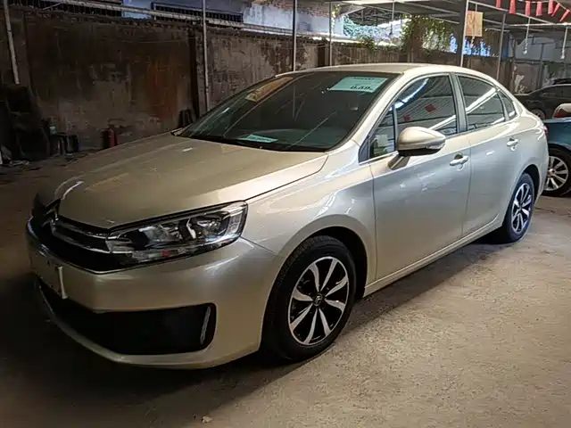  Citroën C4 C-Quatre 2016 1.6L Automatic Luxury Model