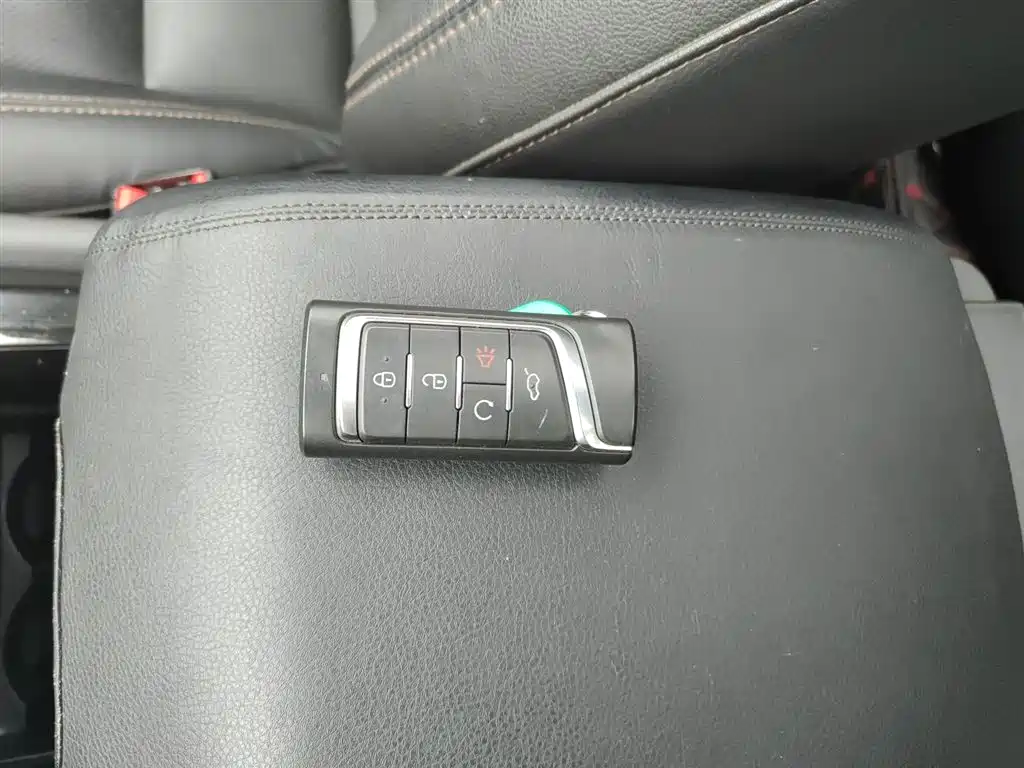 GAC Trumpchi Trumpchi GS8 2017 320T 2WD Luxury Smart Connect (7-seater) фото 12