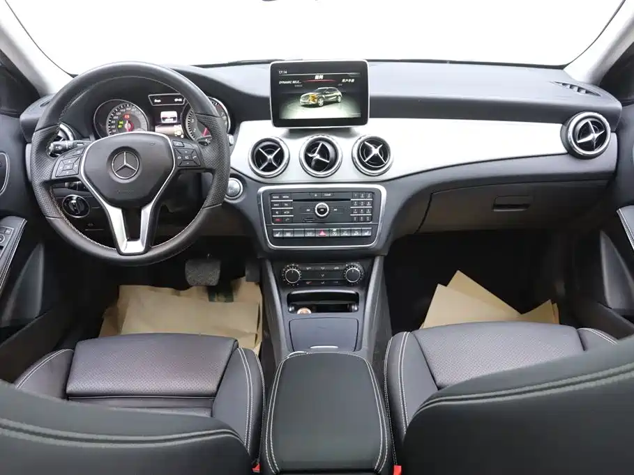 Mercedes-Benz GLA 2016 GLA 220 4MATIC Fashion фото 22