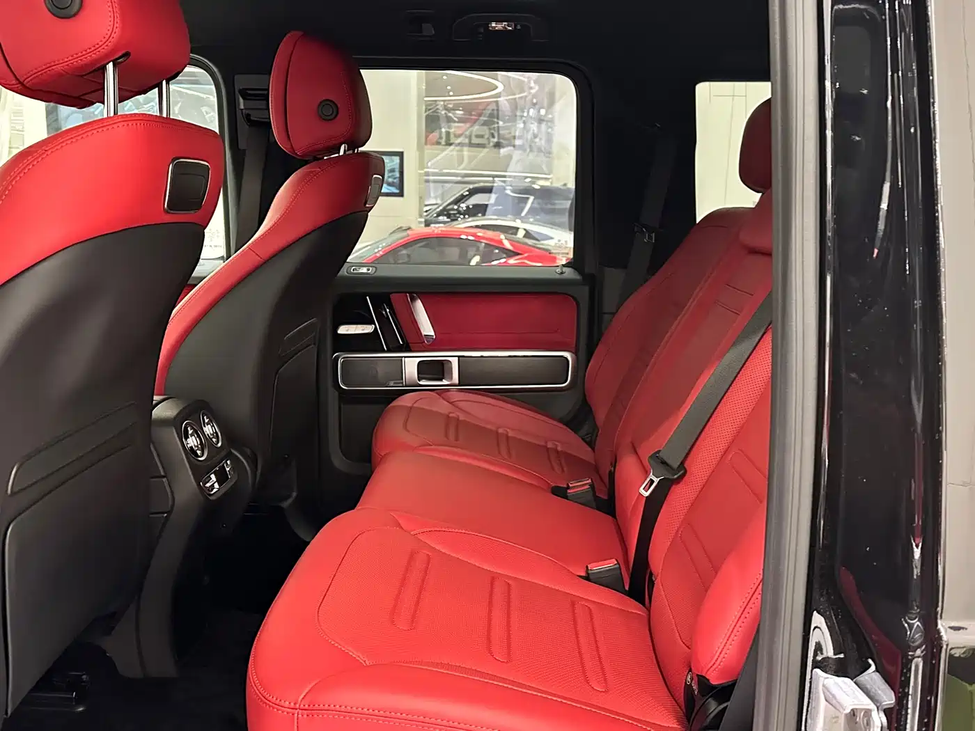 Mercedes-Benz G-Class 2024 G 500 фото 7