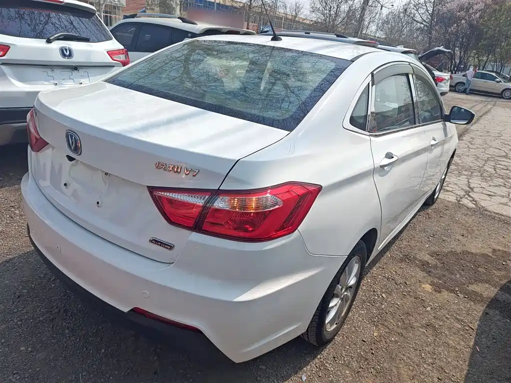 Changan Yuexiang V7 2017 2016 1.6L Manual Fashion Version China V