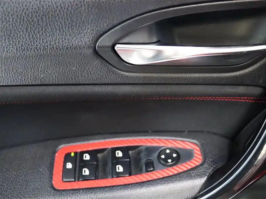 BMW 1 Series (Import) 2013 Facelift 118i Sport Model фото 12