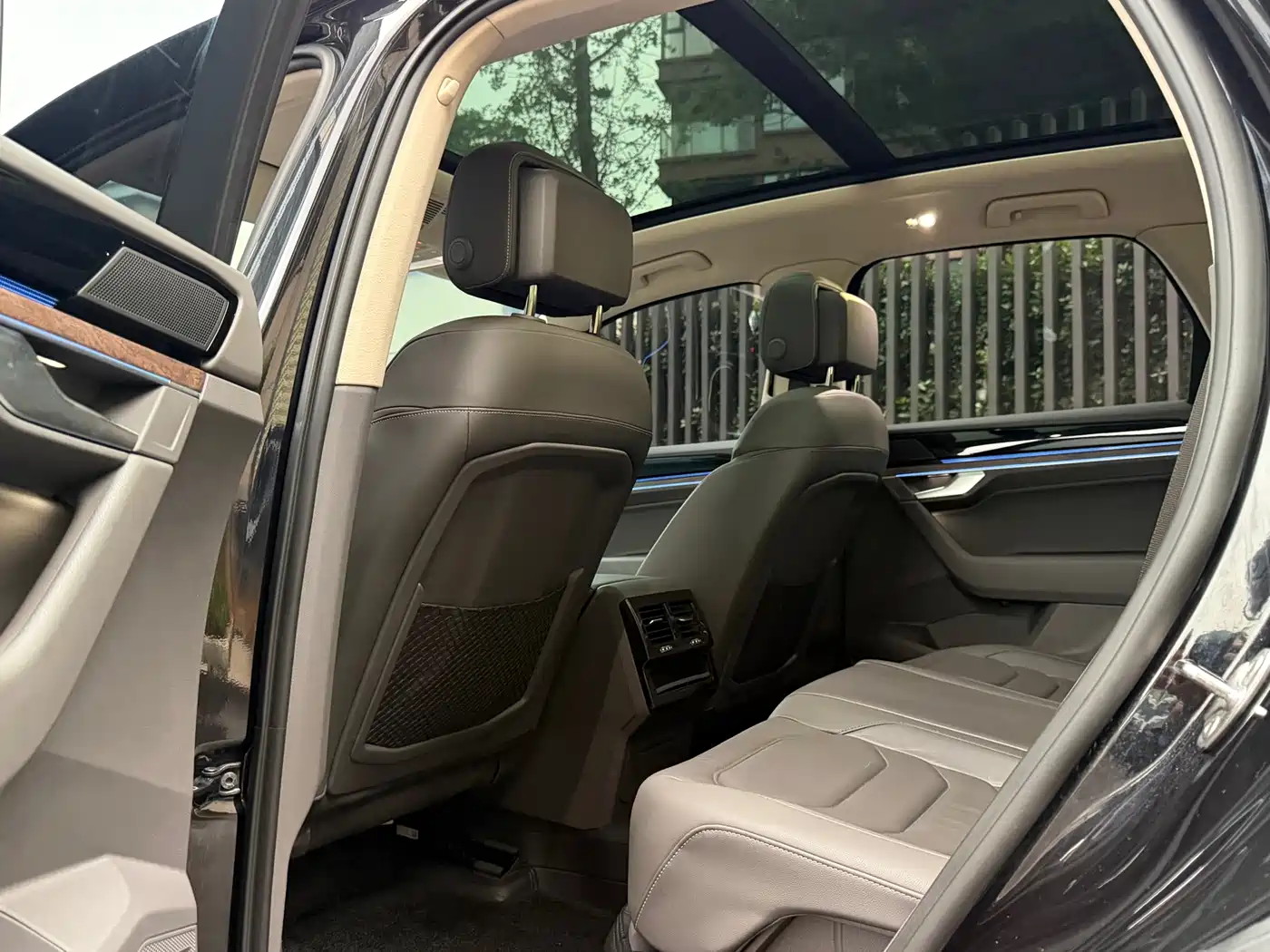 Volkswagen Touareg 2019 2.0TSI Sharp Wing Edition China VI фото 9