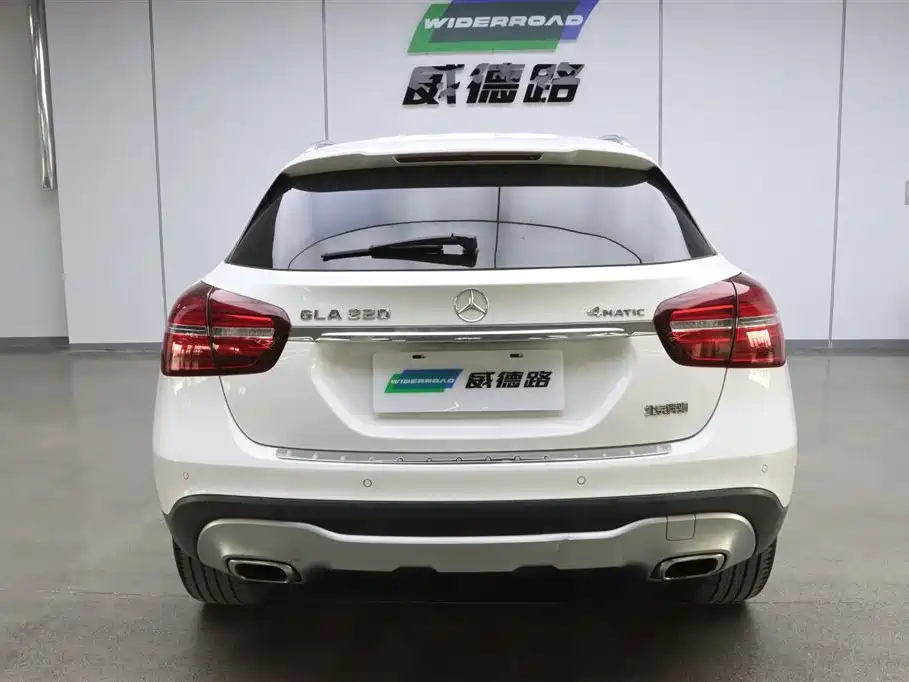 Mercedes-Benz GLA 2017 GLA 220 4MATIC Fashion фото 6