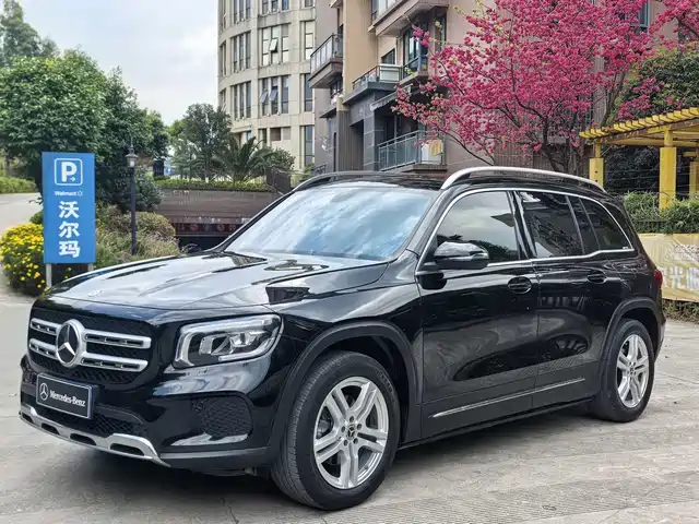 MERCEDES-BENZ GLB