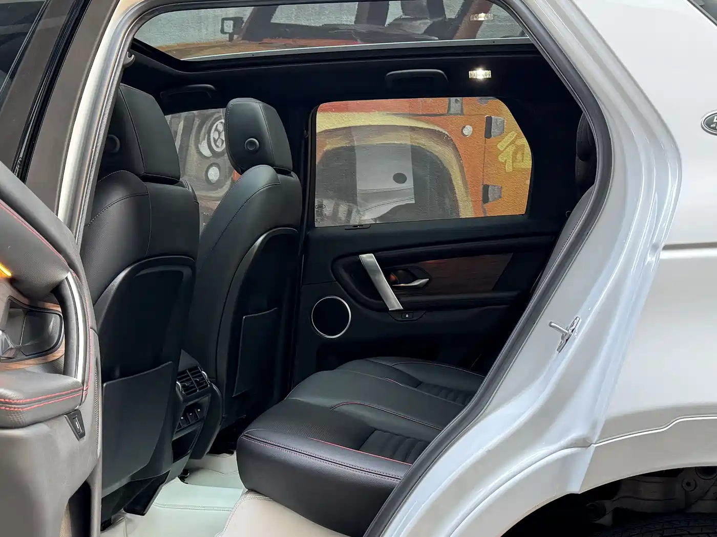 Land Rover Discovery Sport 2022 Model 249PS R-Dynamic S Performance Edition 5-Seater фото 10