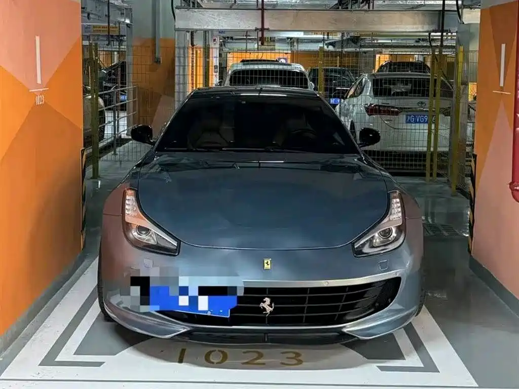 Ferrari GTC4Lusso 2017 3.9T V8 фото 2