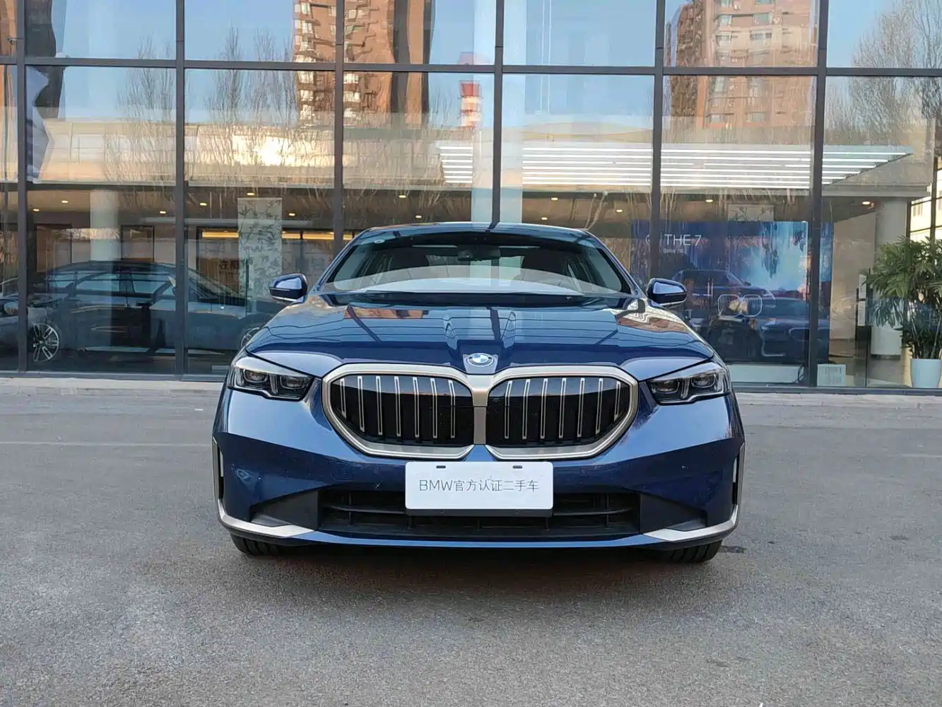 BMW 5 Series 2024 530Li Premium Luxury Package фото 2
