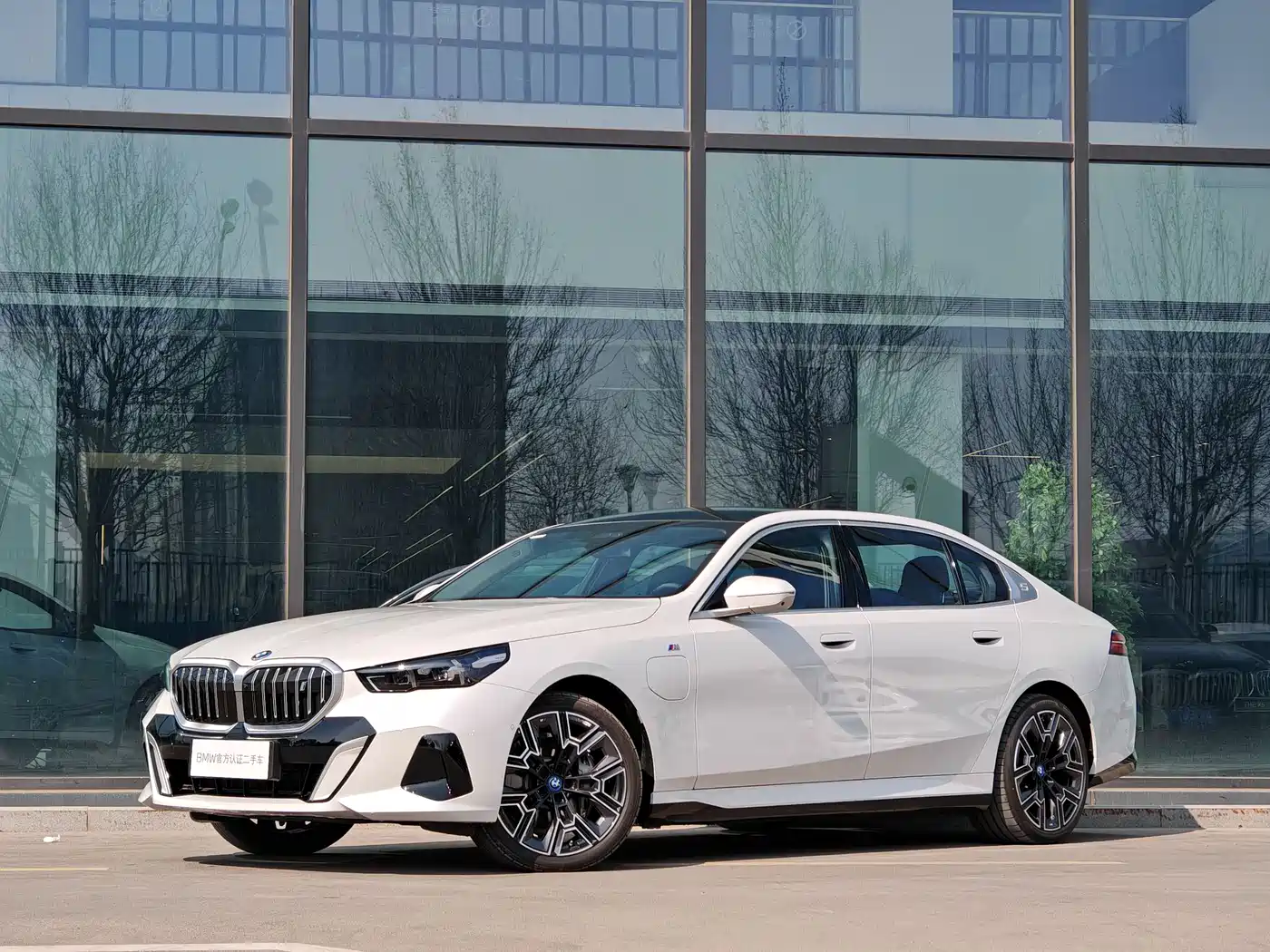 BMW i5 2025 xDrive 50L M Sport Package