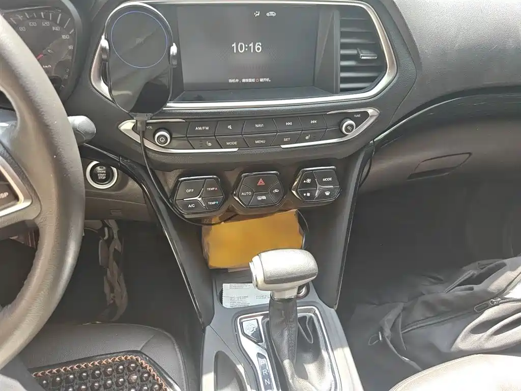 GAC Trumpchi Trumpchi GS4 2017 235T Automatic 2WD Luxury Smart Connected Edition фото 6