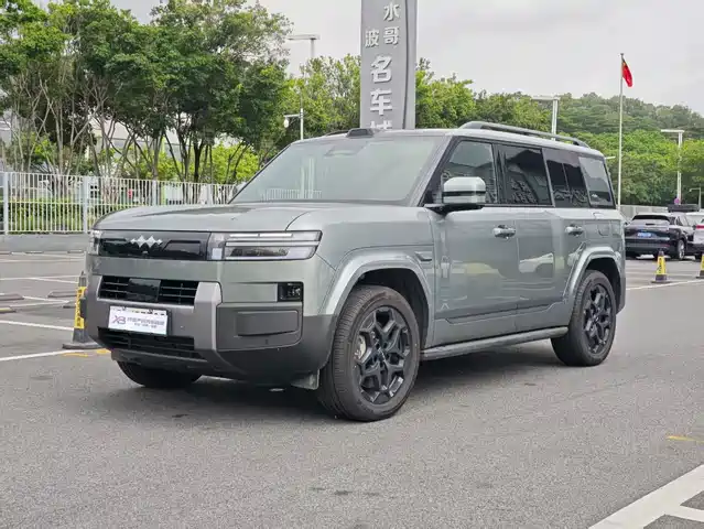  Fang Cheng Bao Titanium 7 2025 AWD Base Model
