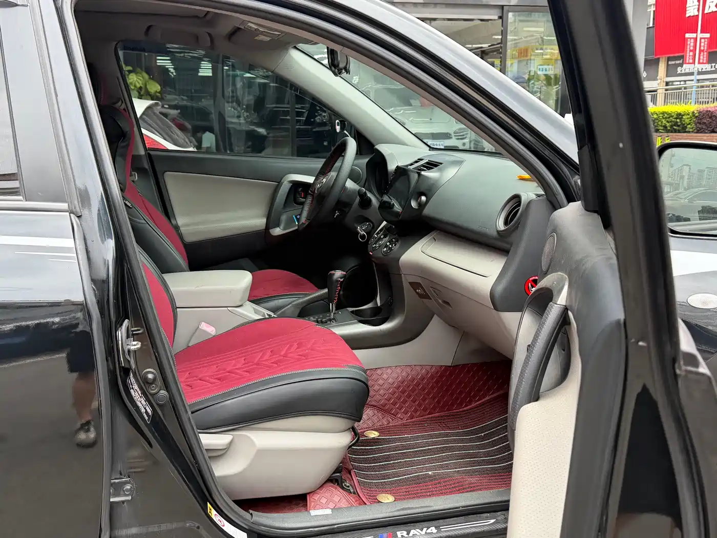 Toyota RAV4 Rongfang 2011 2.0L Automatic Luxury Edition фото 7
