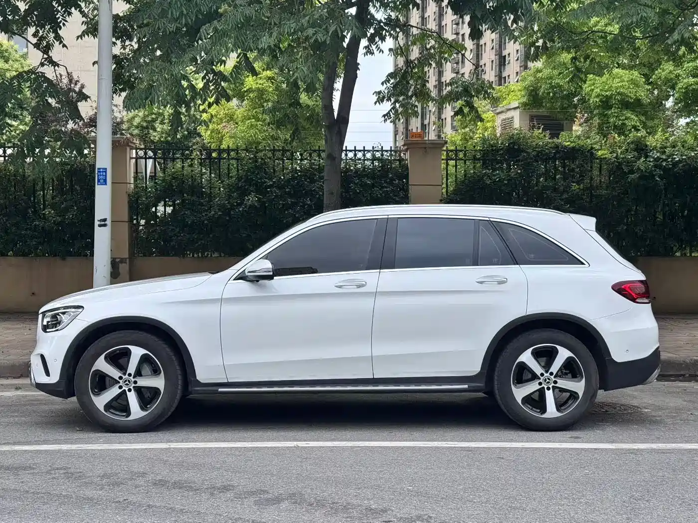 Mercedes-Benz GLC 2022 Facelift GLC 260 L 4MATIC Dynamic фото 7