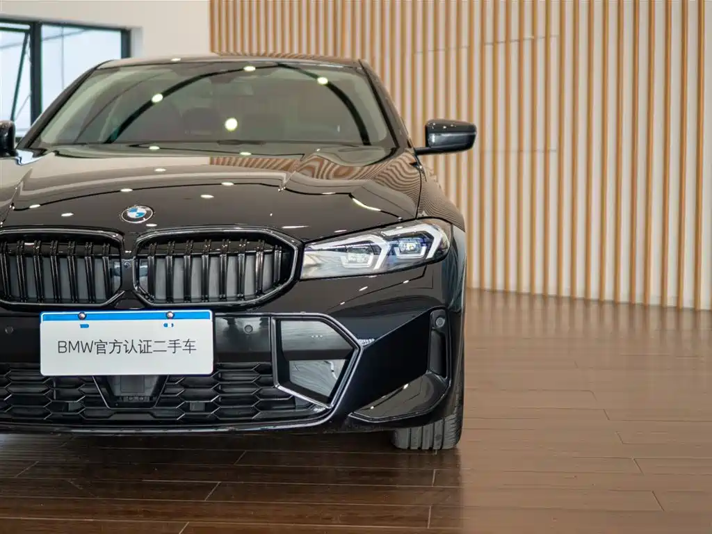 BMW 3 Series 2025 325i M Sport Package фото 7