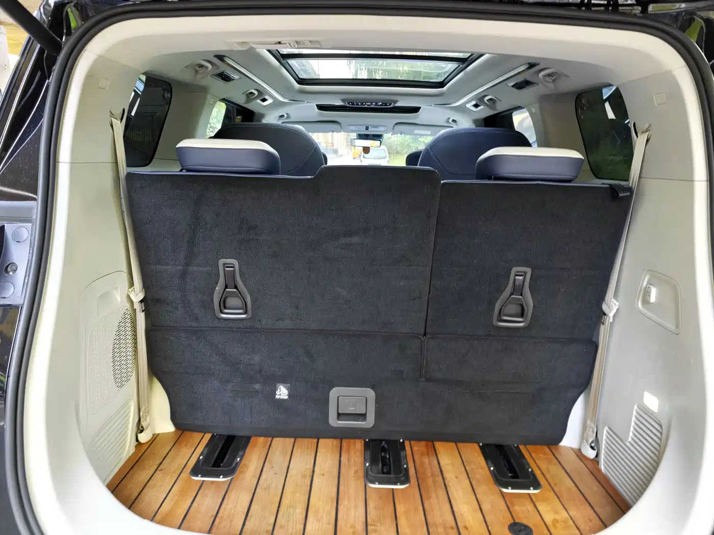 SAIC Maxus Maxus G90 2023 2.0T Interstellar 7-seater фото 31