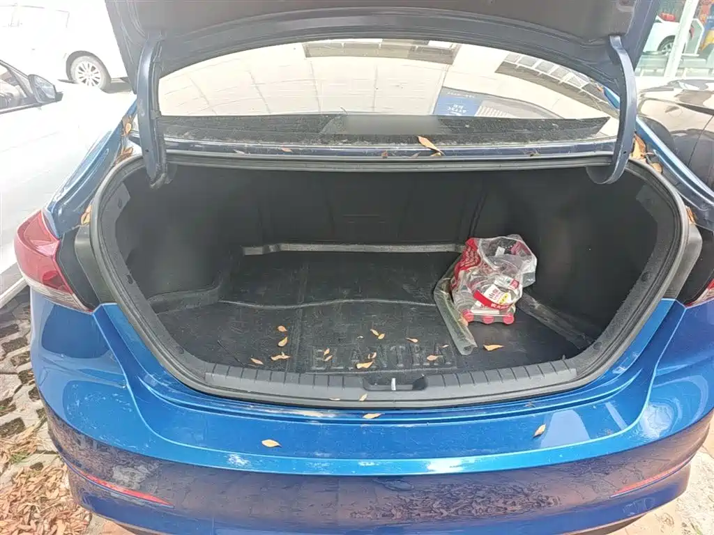 Hyundai Elantra 2016 Model 1.6L Automatic Smart Elite фото 19