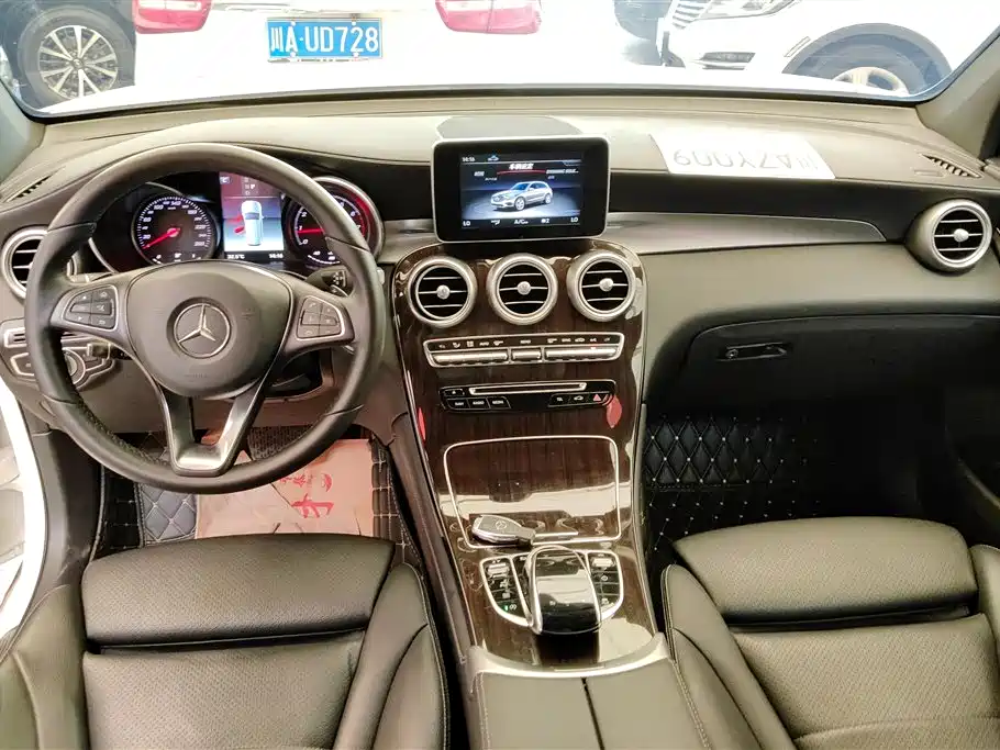 Mercedes-Benz GLC 2019 GLC 260 L 4MATIC Dynamic фото 12