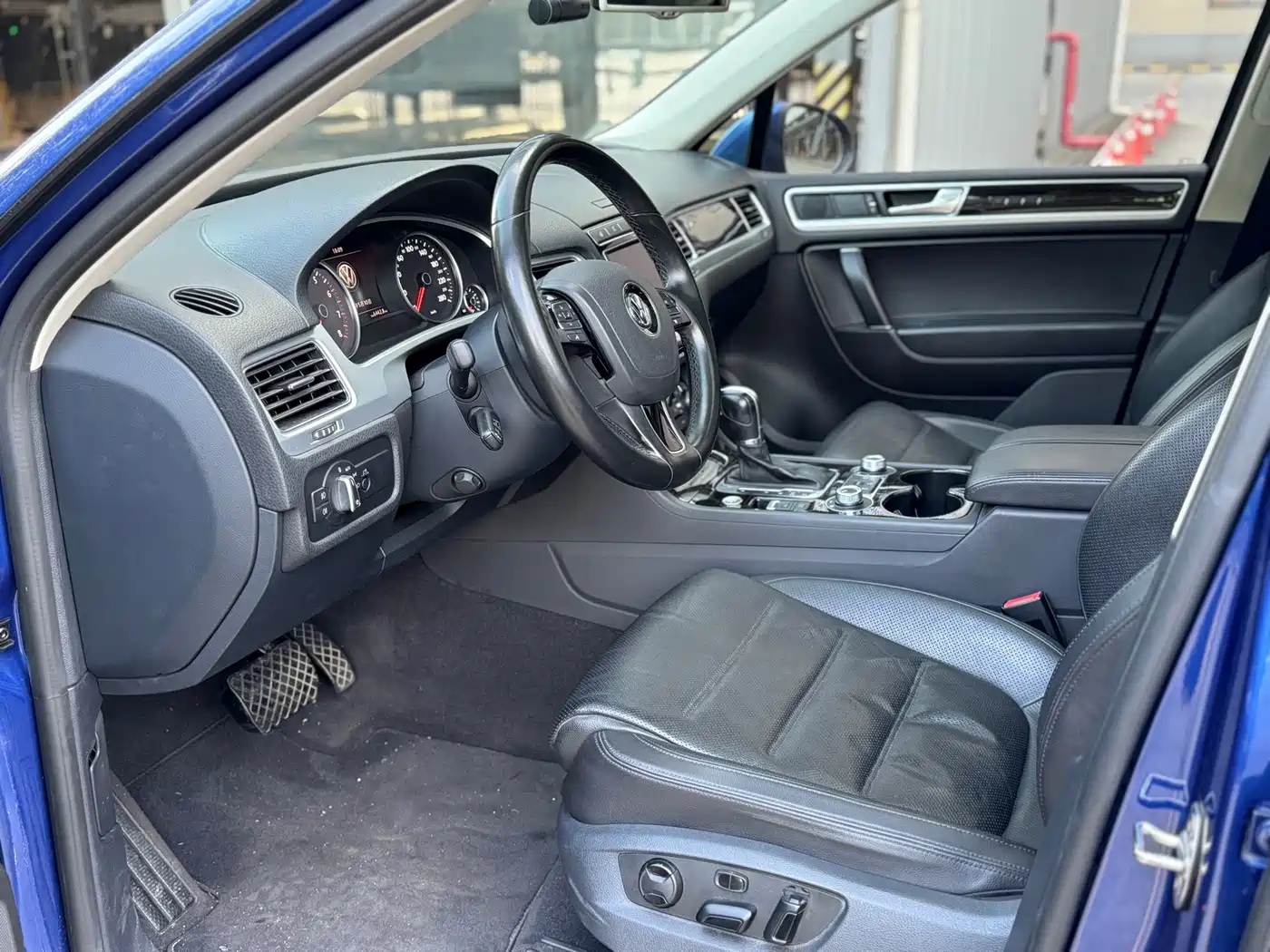 Volkswagen Touareg 2016 3.0TSI High Configuration фото 6