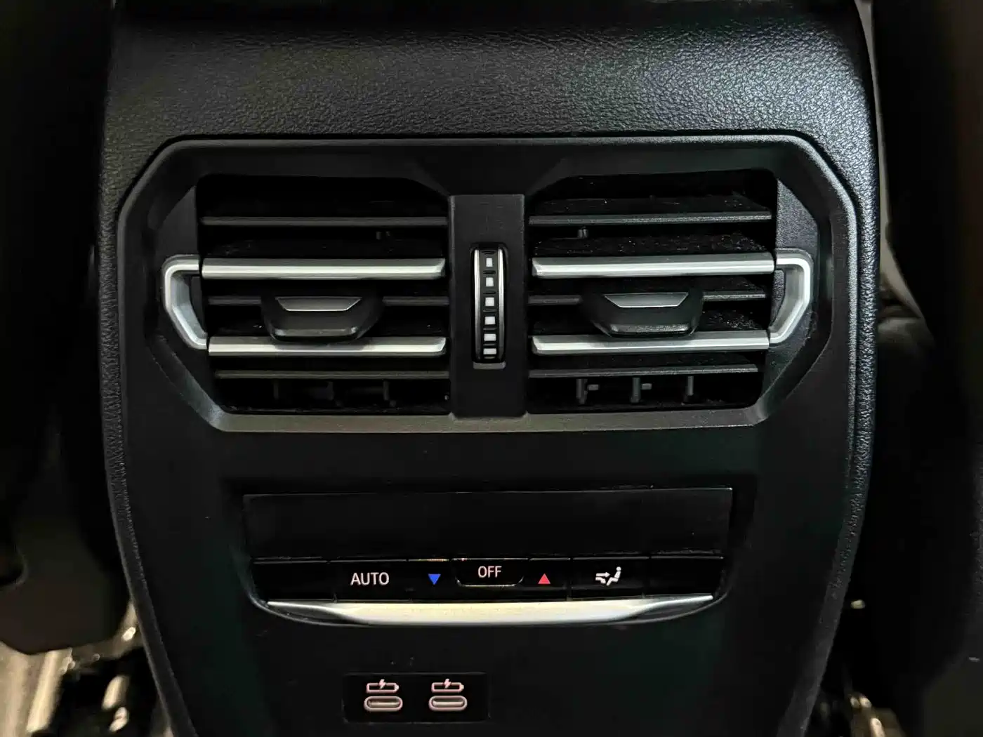 BMW 3 Series 2023 320Li M Sport Package фото 23