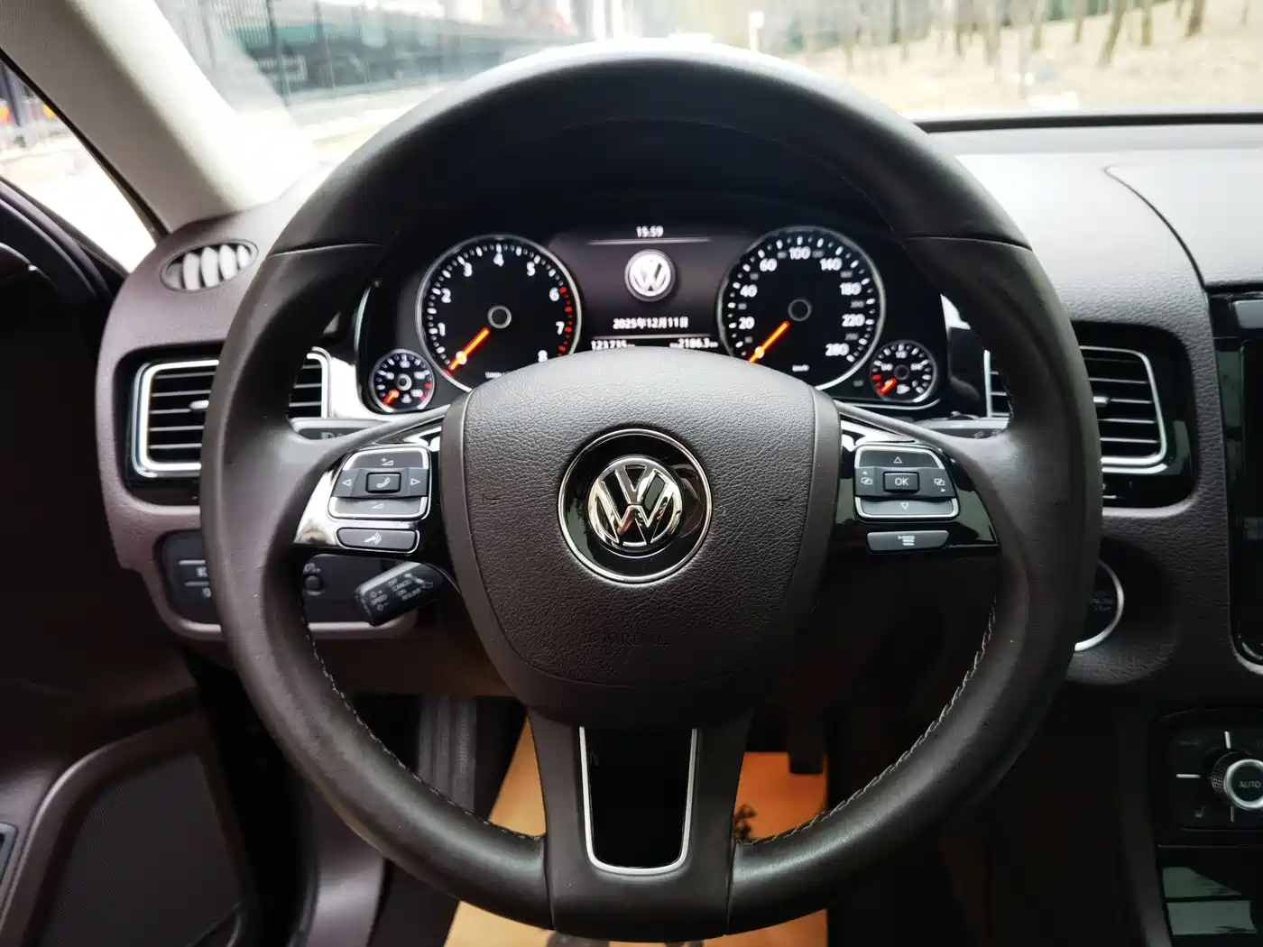 Volkswagen Touareg 2017 3.0TSI Explorer Edition фото 8