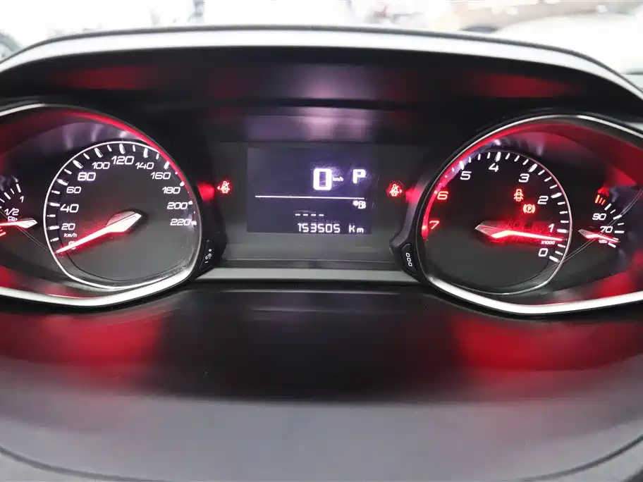 Peugeot 4008 2018 350THP Comfort Edition фото 16