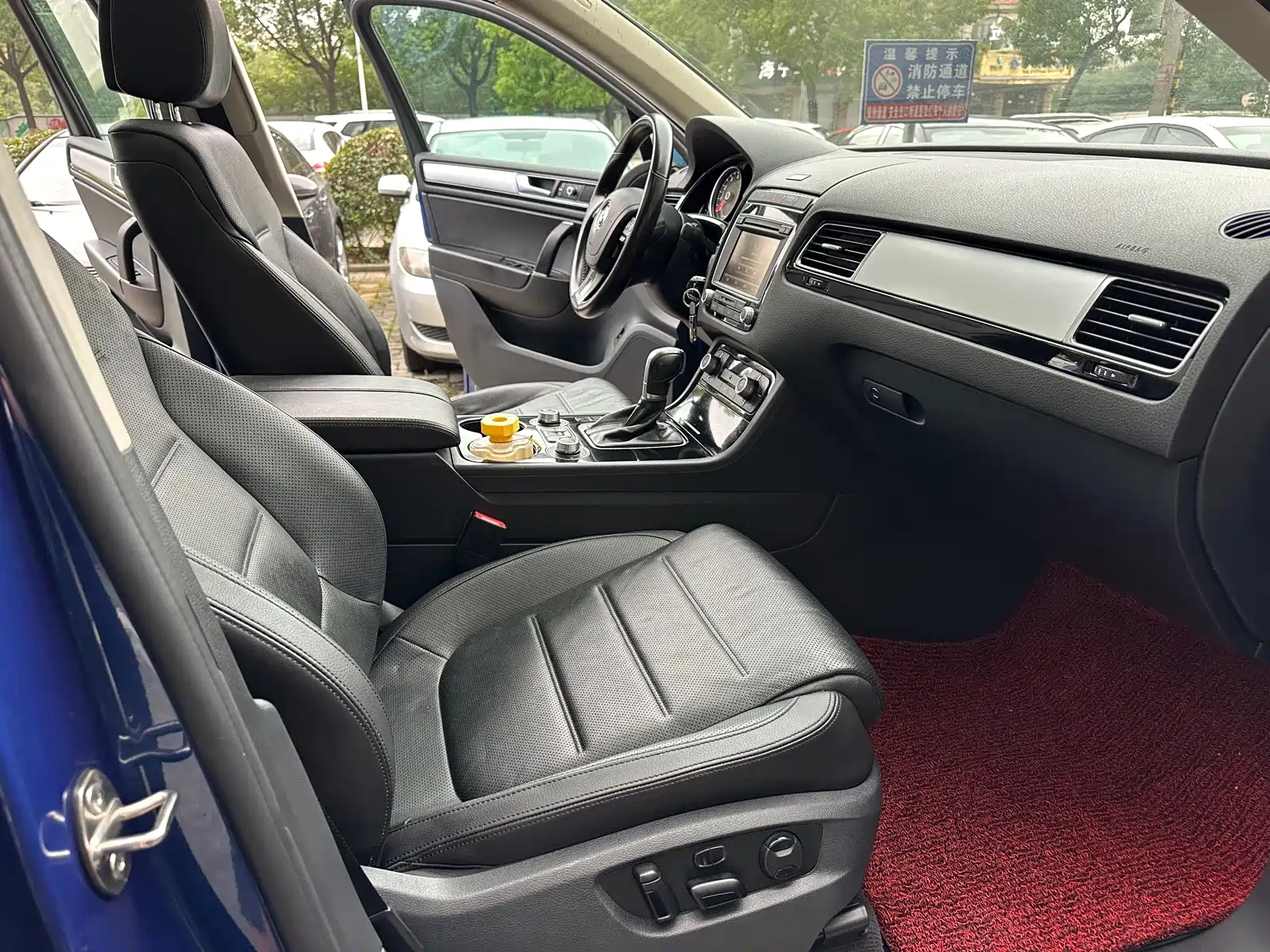 Фото 9 - Volkswagen Touareg