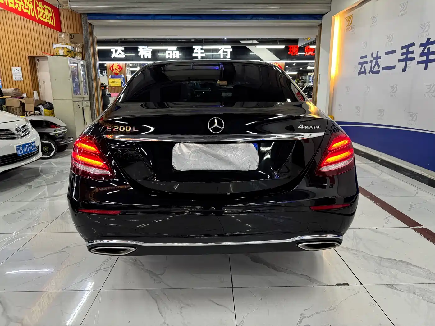 Фото 9 - Mercedes-Benz E-Class