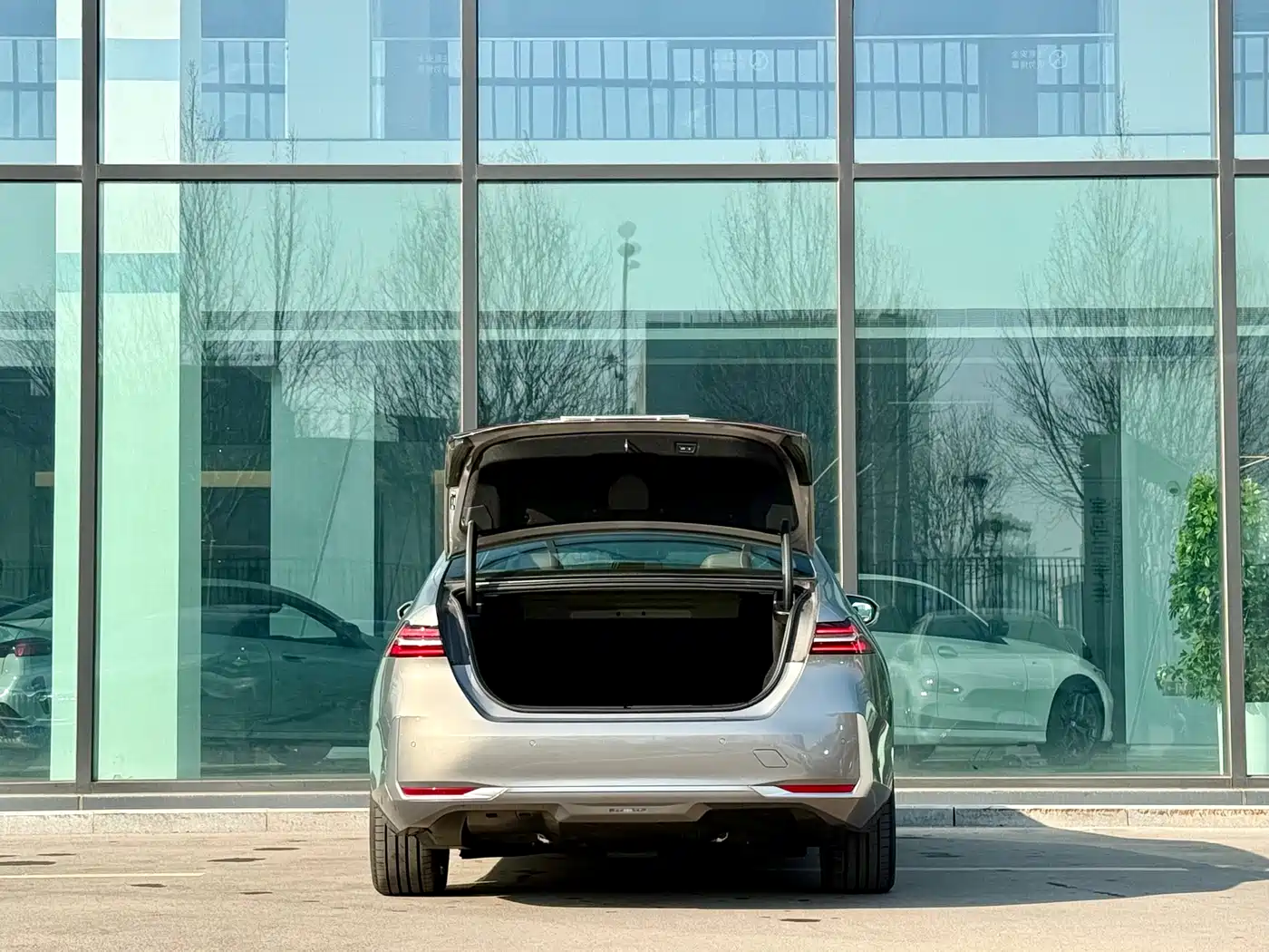 BMW i5 2024 eDrive 35L Premium Luxury Package фото 4