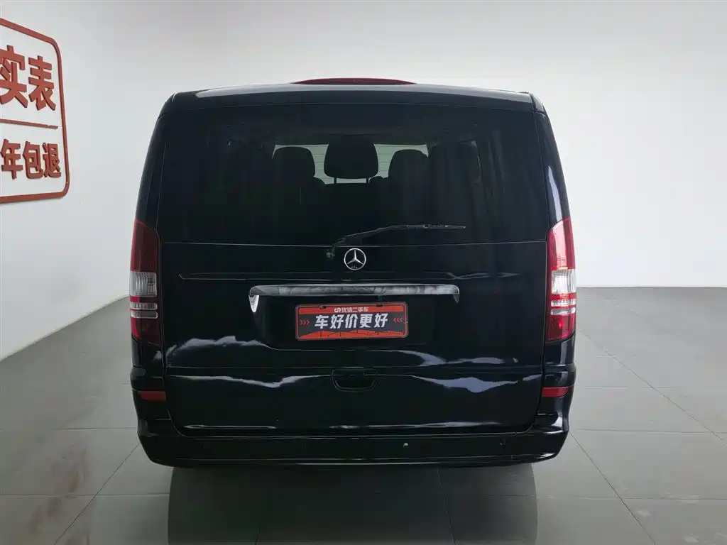 Mercedes-Benz Viano 2011 2.5L Luxury Edition фото 4