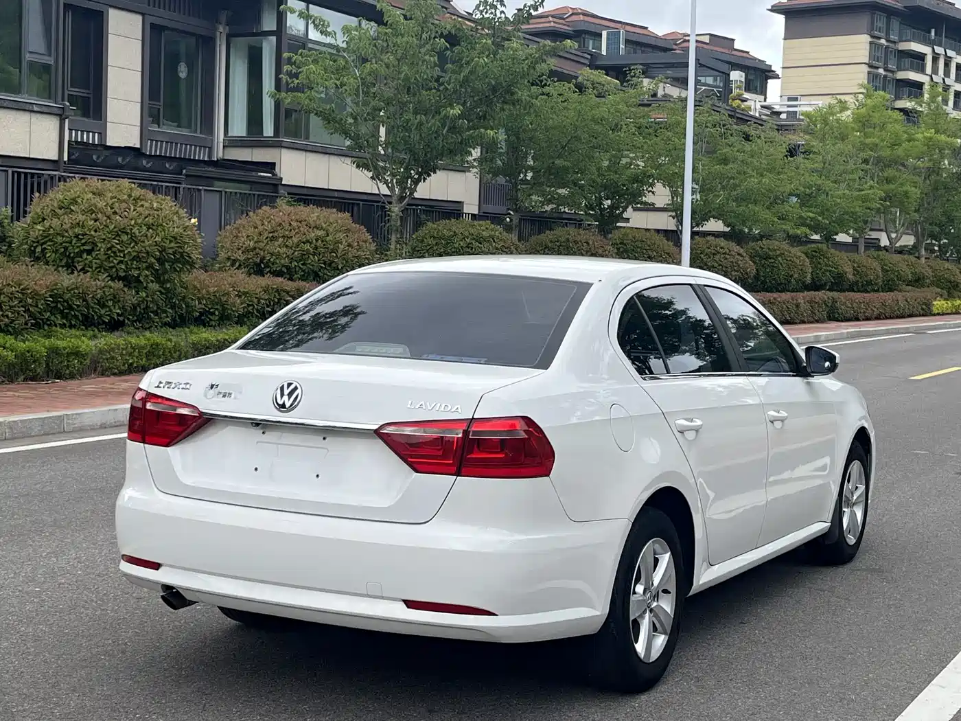 Volkswagen Lavida 2017 1.6L Automatic Trend Edition фото 5