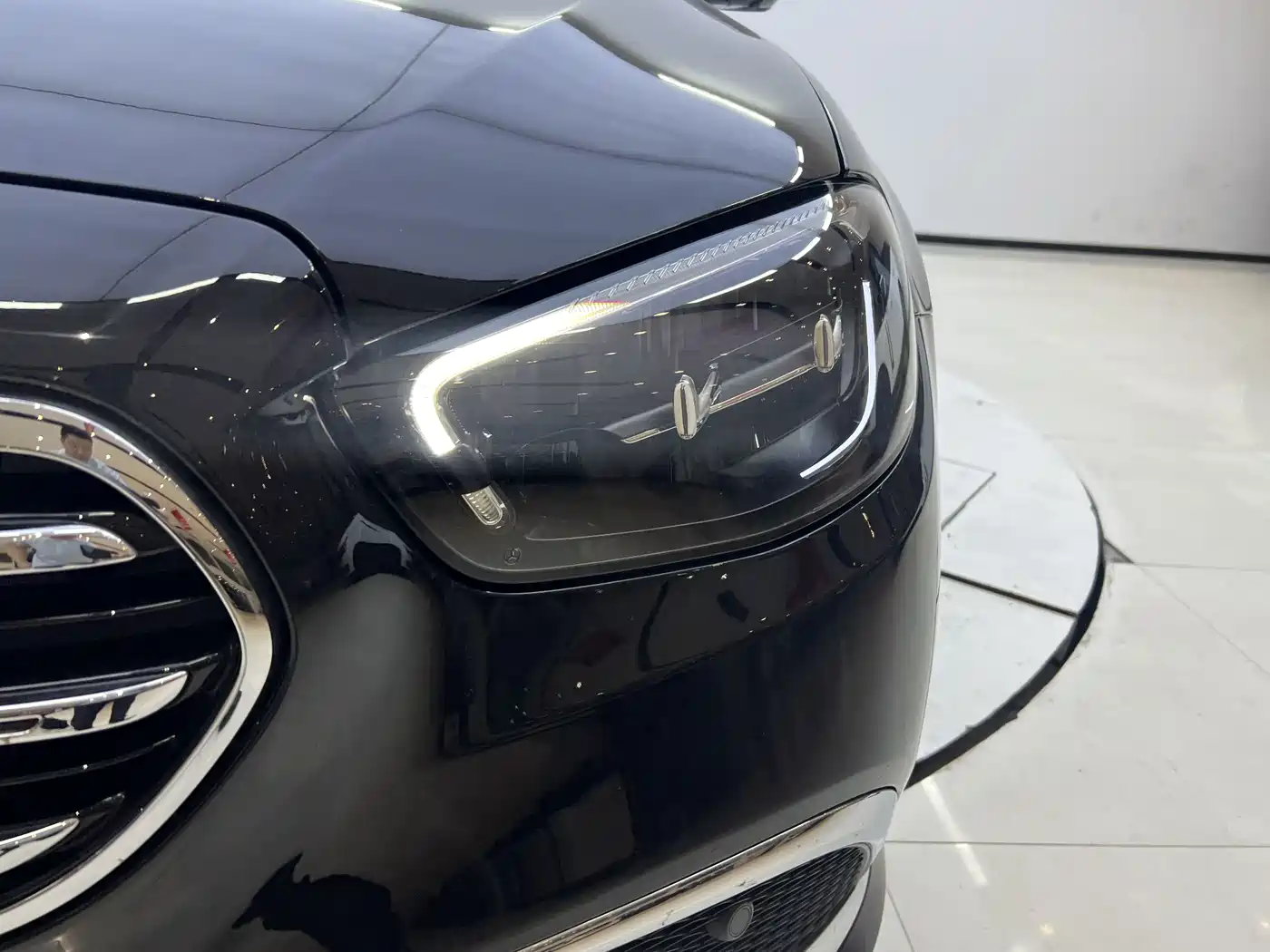 Mercedes-Benz E-Class New Energy 2022 E 350 e L Plug-in Hybrid Sedan фото 9
