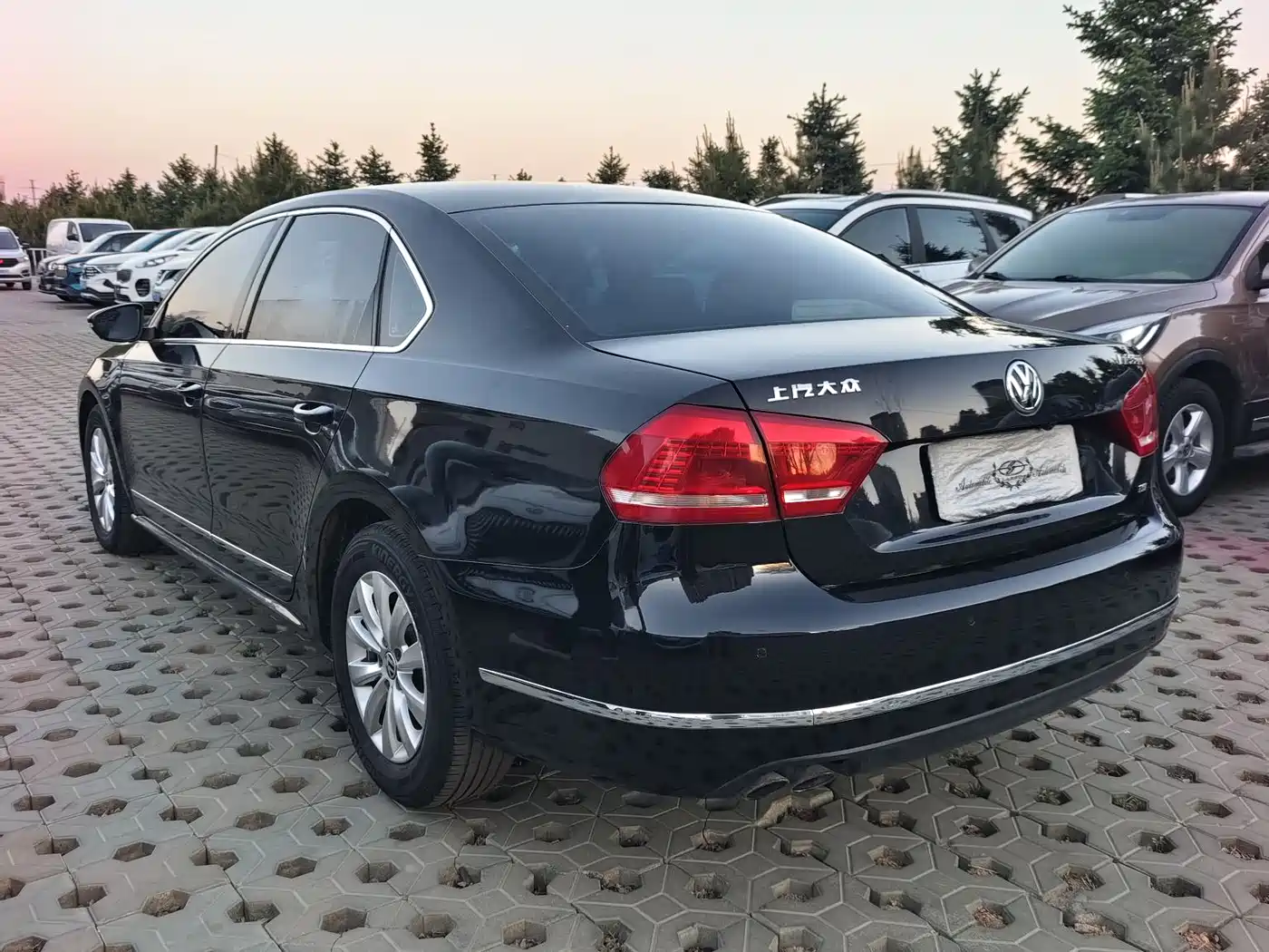 Volkswagen Passat 2015 1.8TSI DSG Honor Edition фото 7