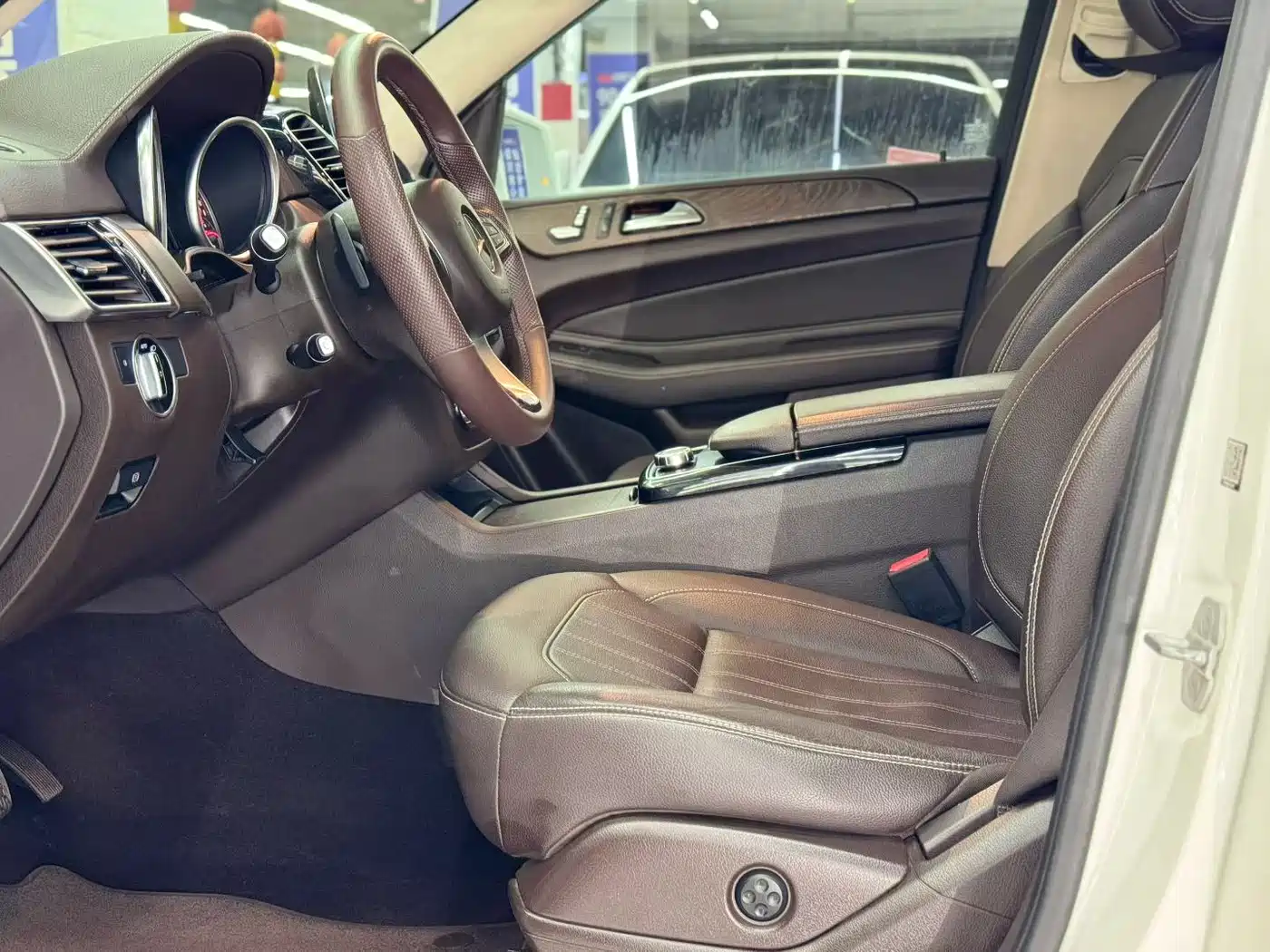 Mercedes-Benz GLE 2017 GLE 320 4MATIC Luxury фото 4