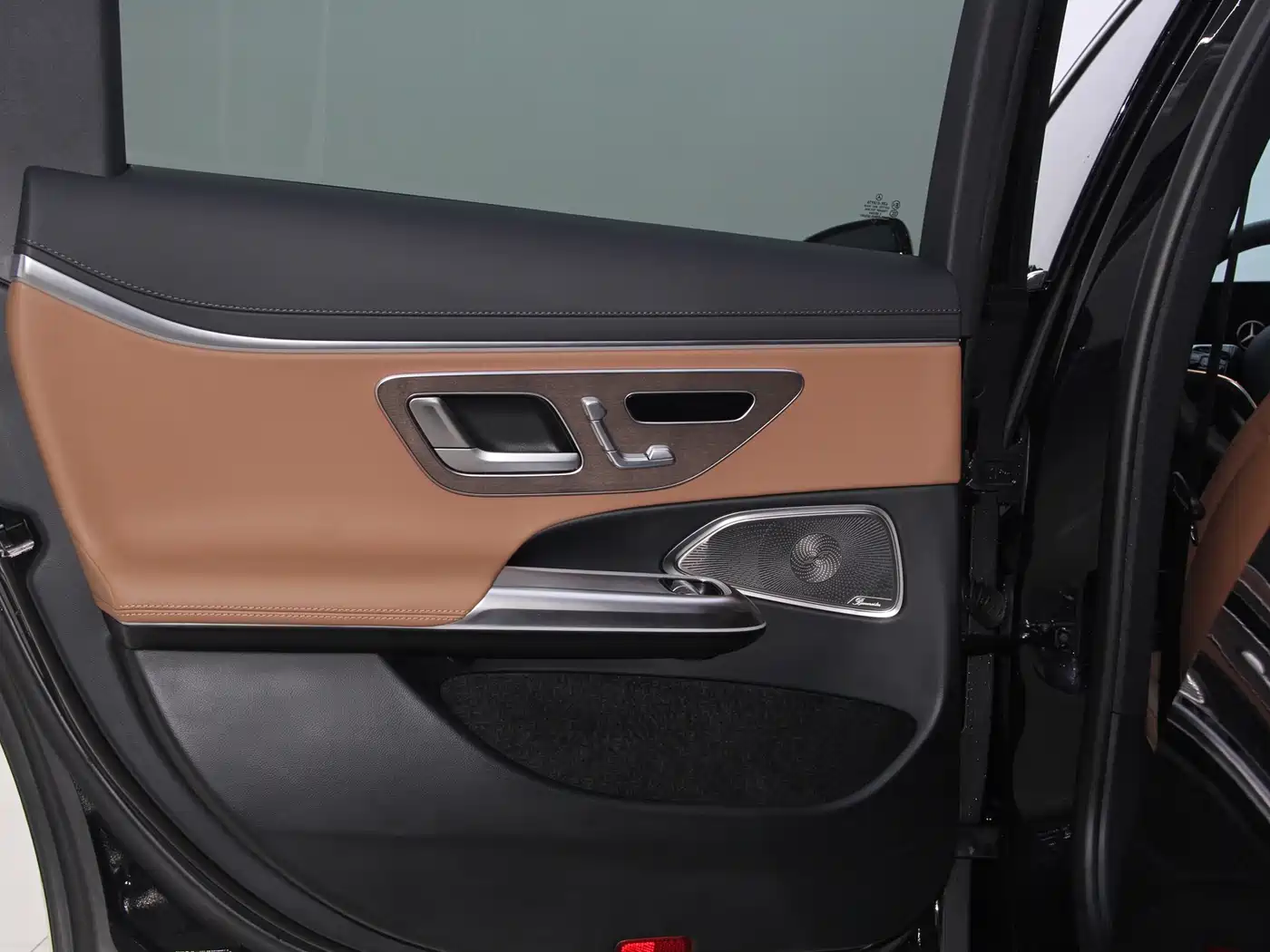 Mercedes-Benz E-Class 2025 Facelift E 300 L Luxury фото 17