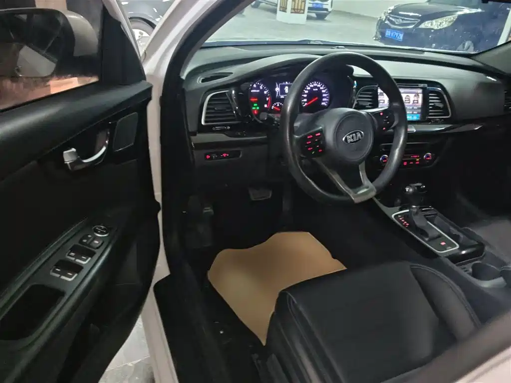 Kia K4 2014 1.8L Automatic GLS фото 12