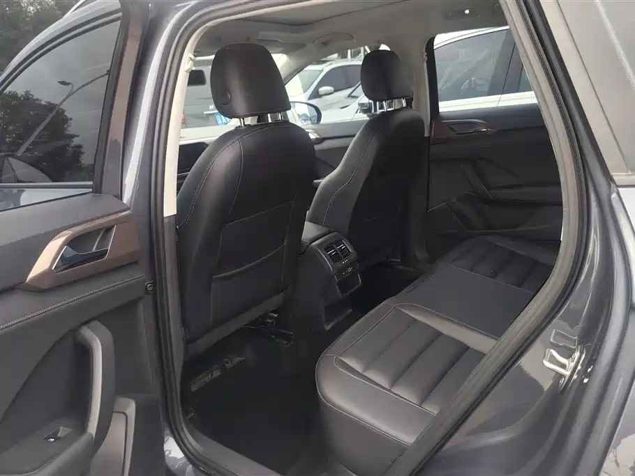 Volkswagen Tharu 2020 280TSI 2WD Comfort Edition China VI фото 11