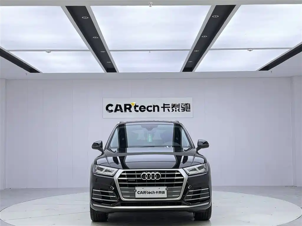 Audi Q5L 2020 Facelift 40 TFSI Honor Fashion фото 3