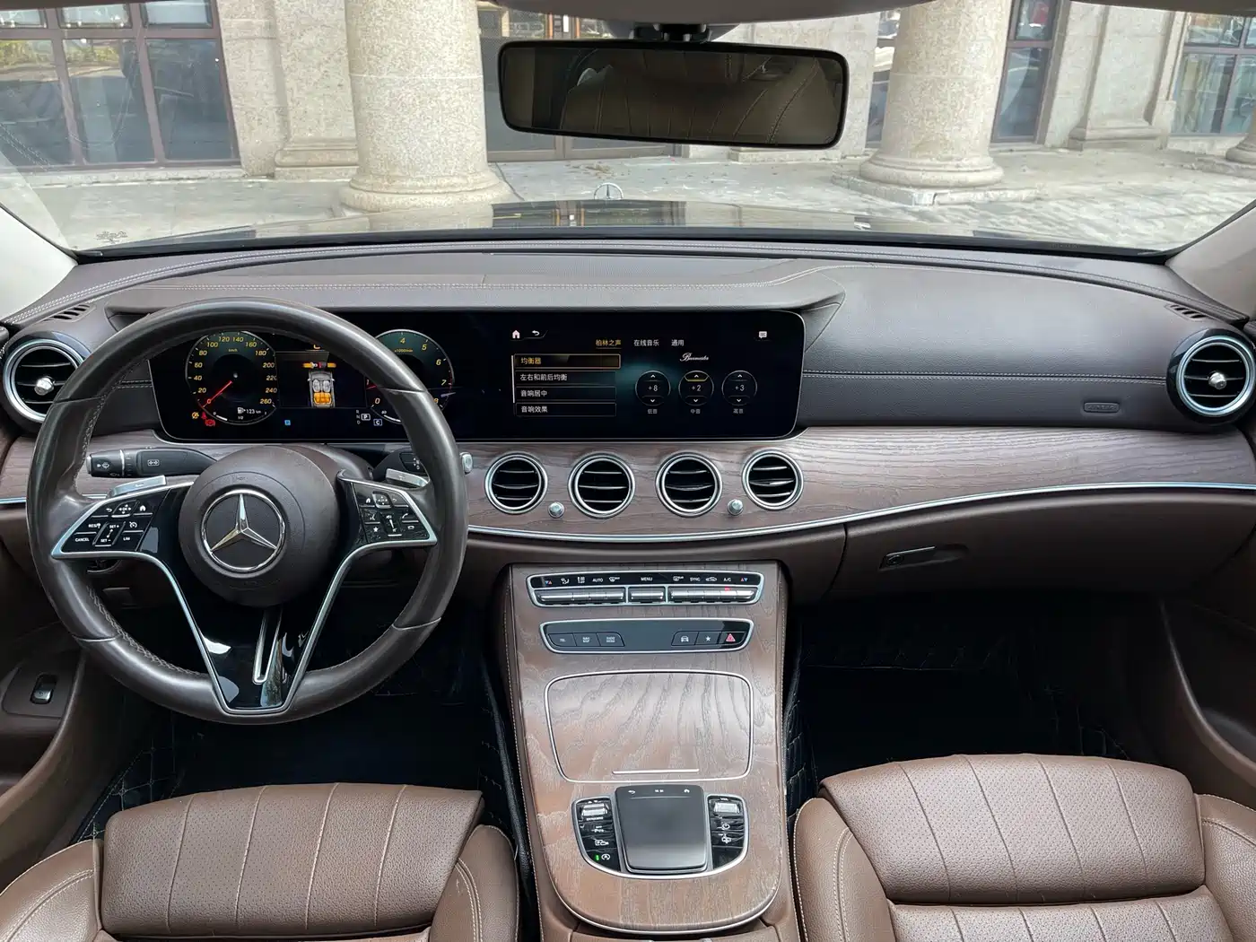 Mercedes-Benz E-Class 2022 Second Facelift E 300 L Luxury фото 19