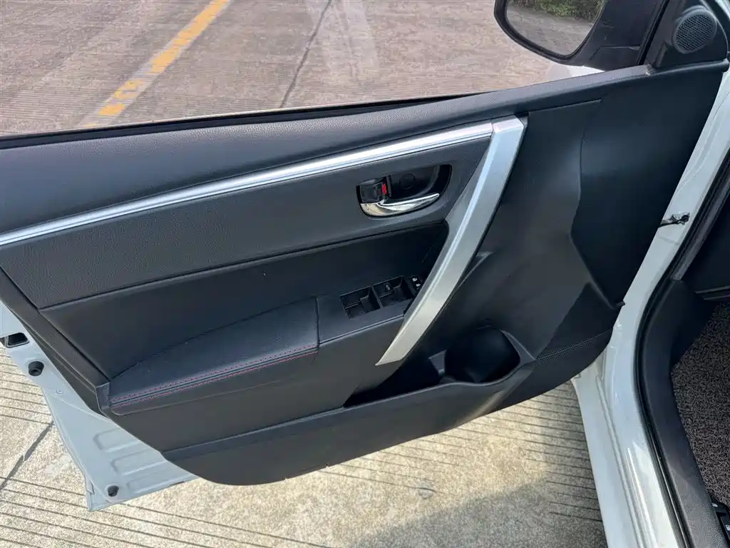 Toyota Corolla 2017 Facelift 1.2T S-CVT GL-i фото 11