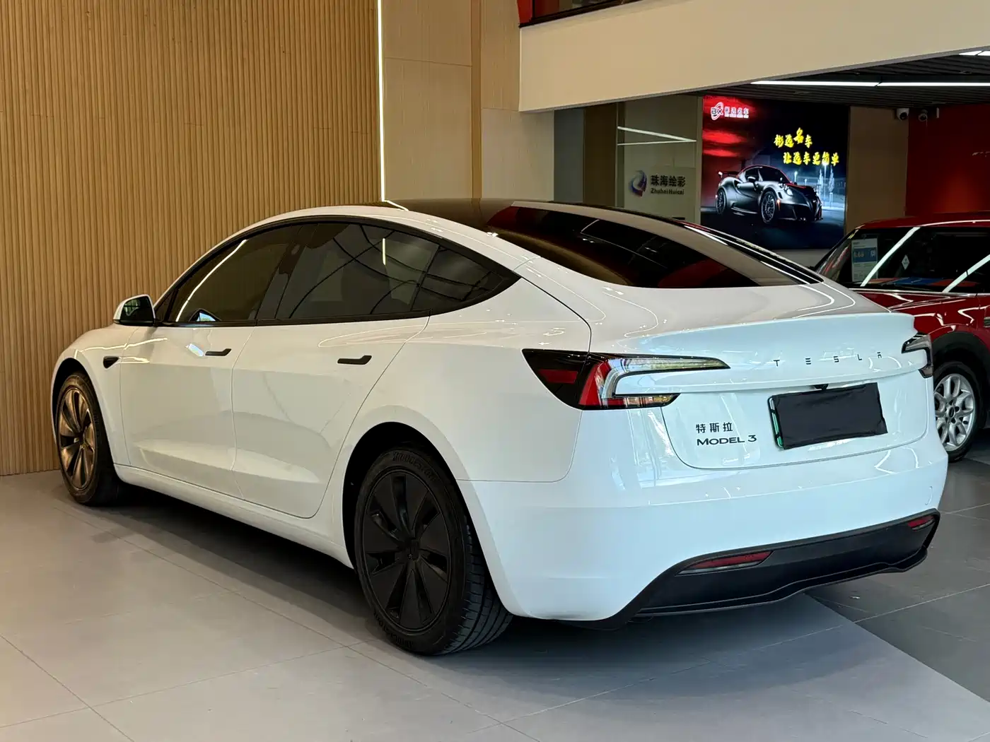 Tesla Model 3 2026 2025 Model Year Facelift Rear-Wheel Drive
