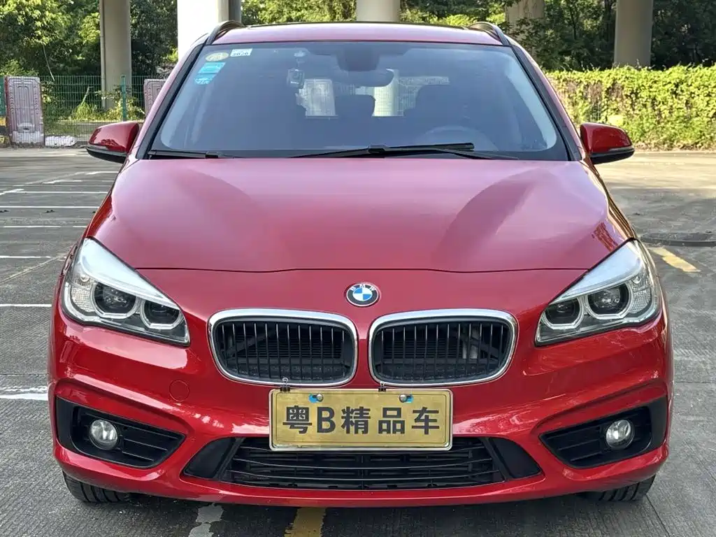 BMW 2 Series Touring 2016 218i Leading фото 2