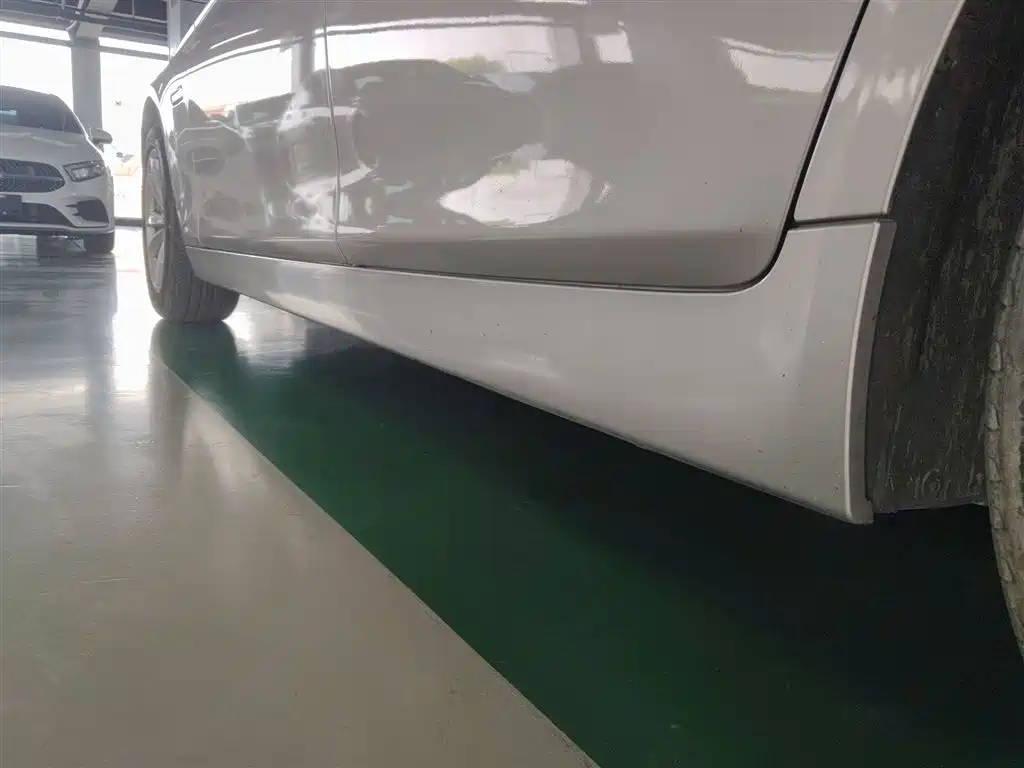 BMW 5 Series 2017 520Li Classic Edition фото 21