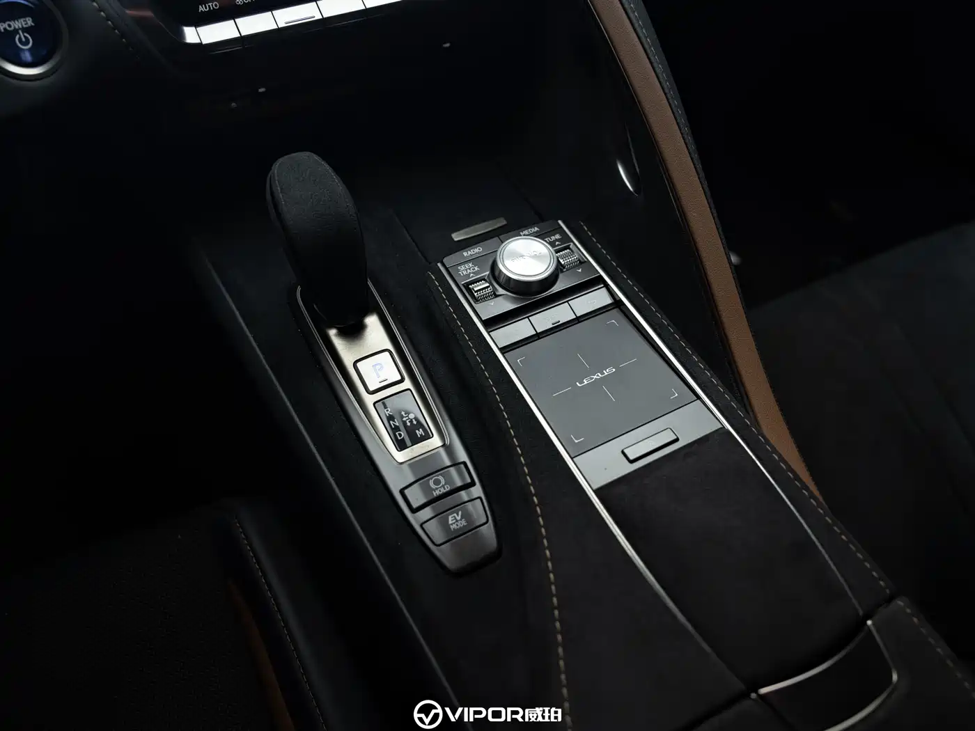 Lexus LC 2021 500h Special Edition фото 10