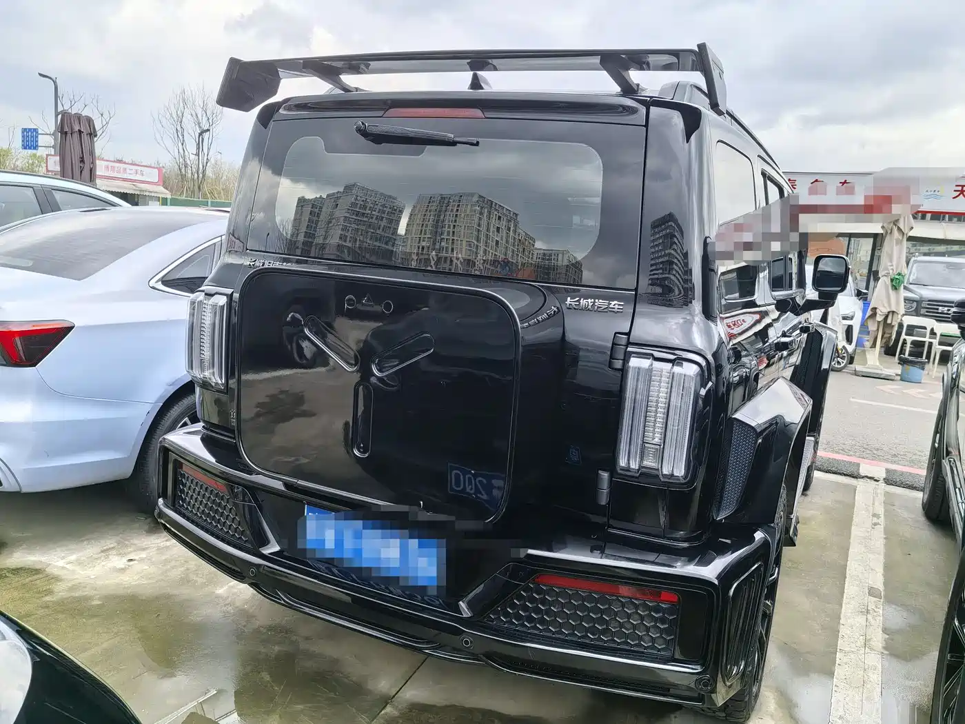 TANK CO CREATION TANK 300