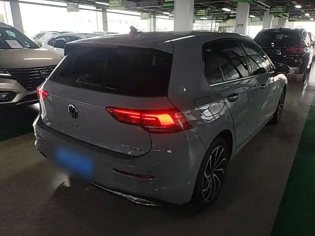 VOLKSWAGEN GOLF