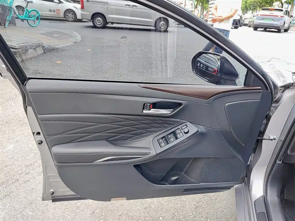 Toyota Avalon 2019 2.5L Touring Premium Edition China VI фото 6