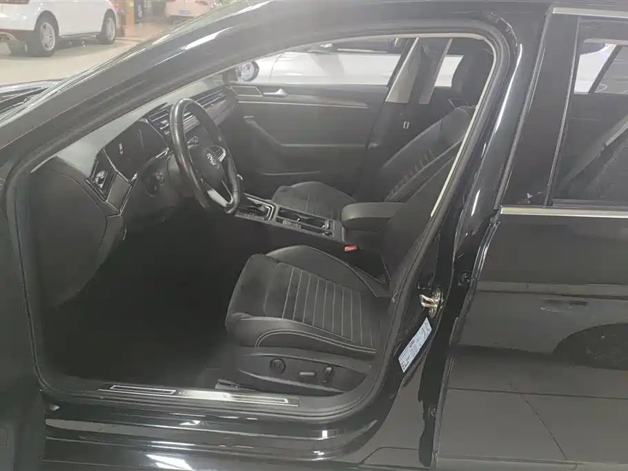 Volkswagen Magotan 2020 330TSI DSG Luxury фото 9