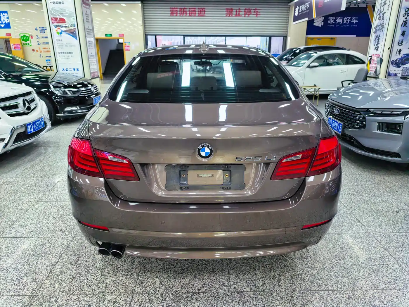 BMW 5 Series 2013 525Li Excellence Edition фото 5